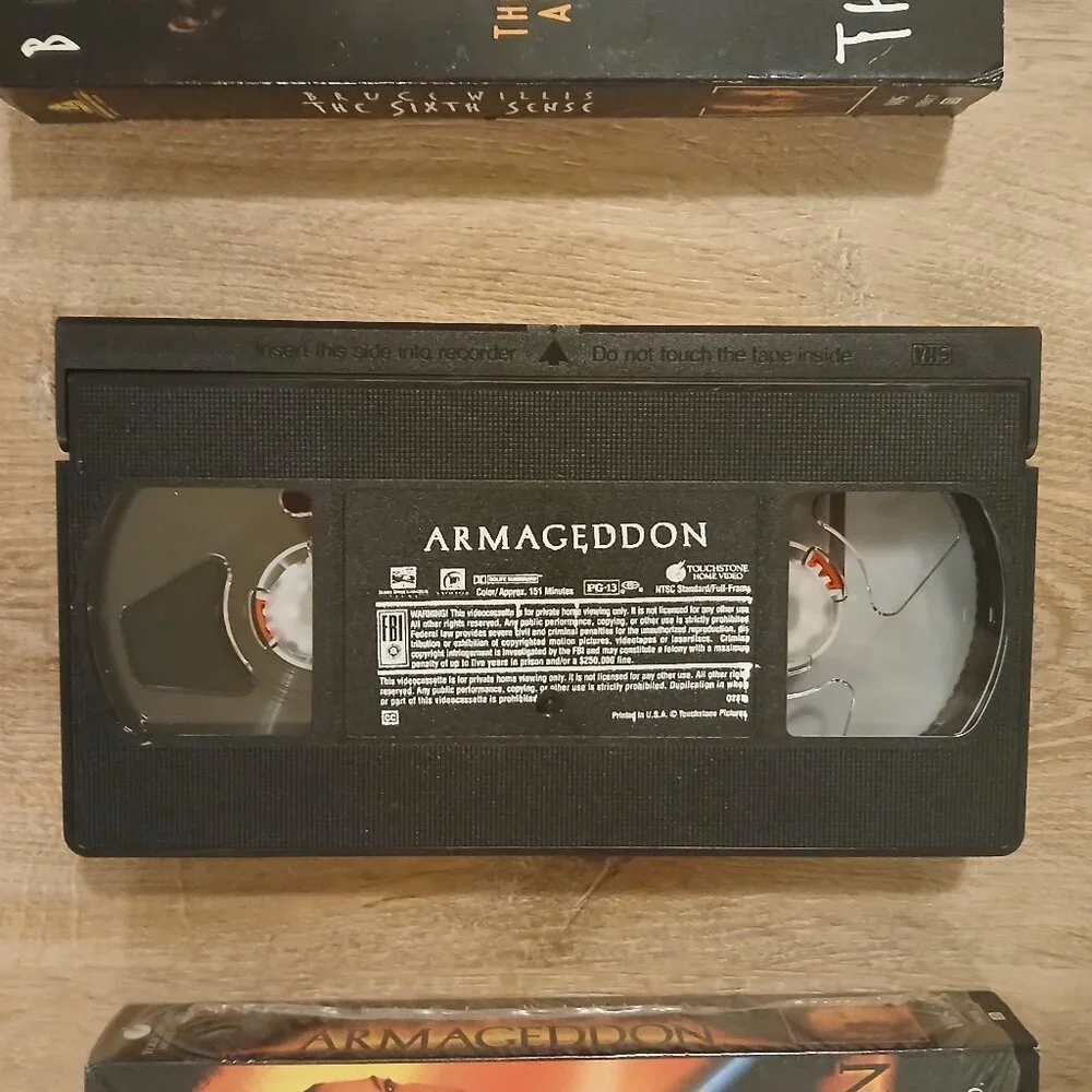 Bruce Willis VHS Bundle - (pre-watched)
